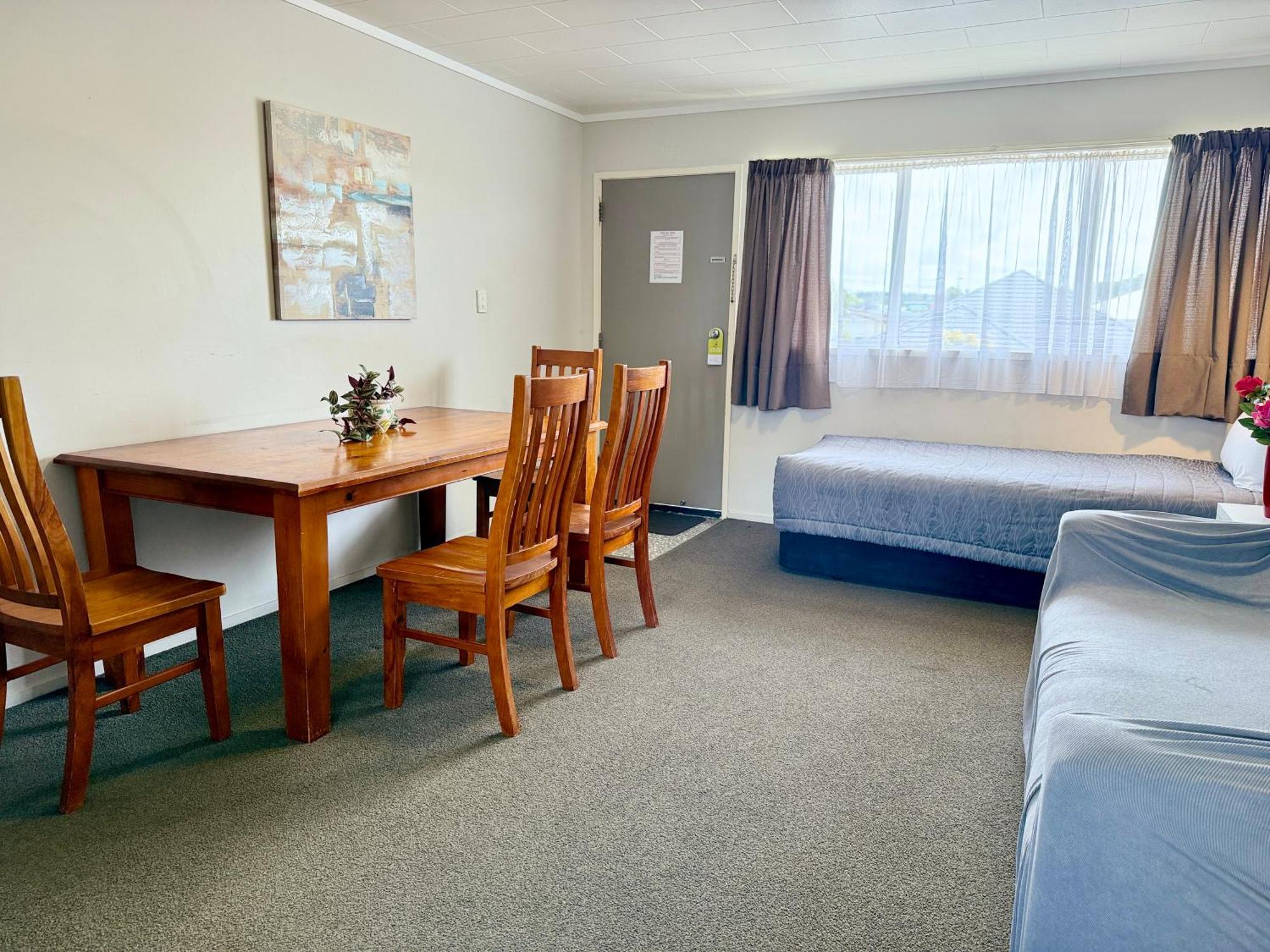 Continental Motel Whangarei Exterior photo