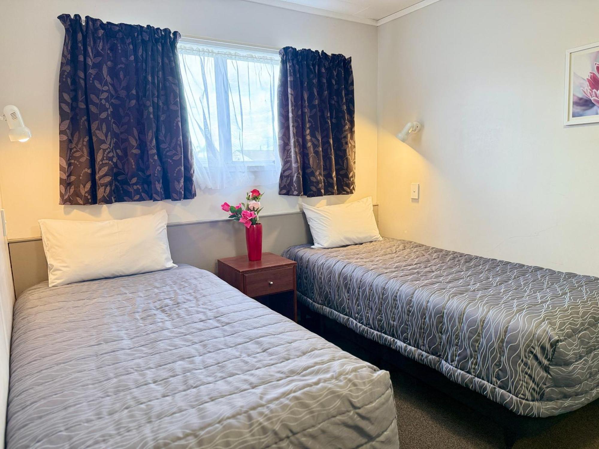 Continental Motel Whangarei Exterior photo